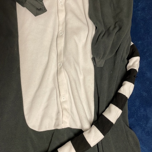 Ring Tailed Lemur Onesie (Kigurumi) - Picture 3 of 4